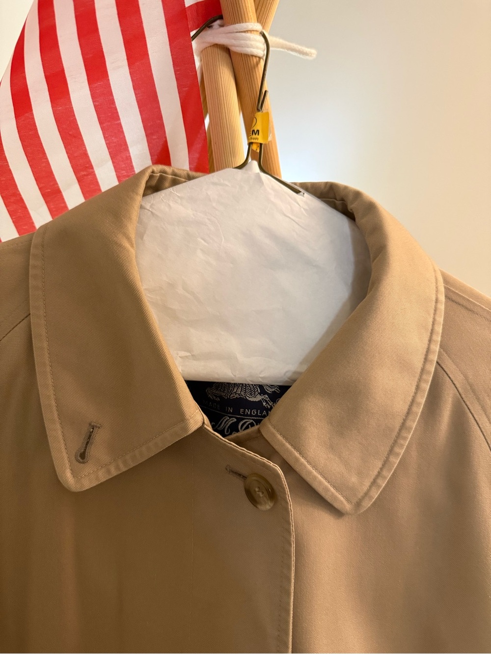 Burberry Beige Women's Trench Coat with Gold Lining Detail - Picture 9 of 11